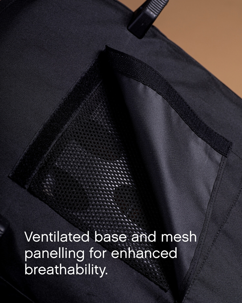 mountain-buggy-carrycot-plus-urban-jungle-Heritage-Mustang-Ventilated-base-and-mesh-panelling.webp